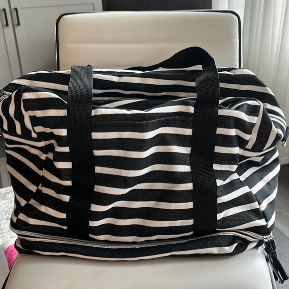 Handbags - Black and White overnight bag